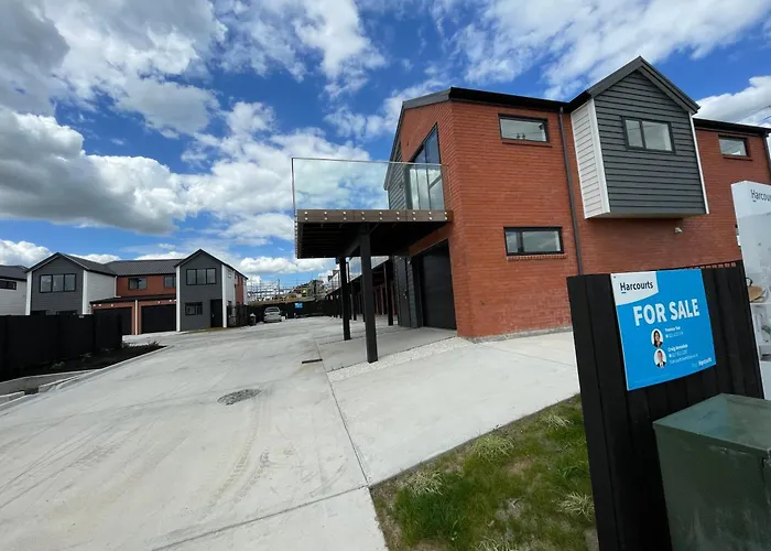 Nice New 3 Bedroom Townhouse U4
