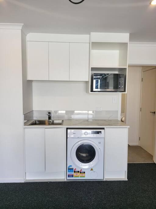 New 3 Bedroom Townhouse U4 Apartment *