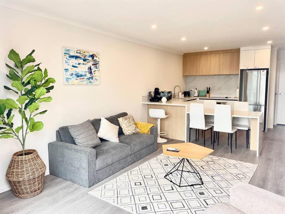 New 3 Bedroom Townhouse U4 Apartment