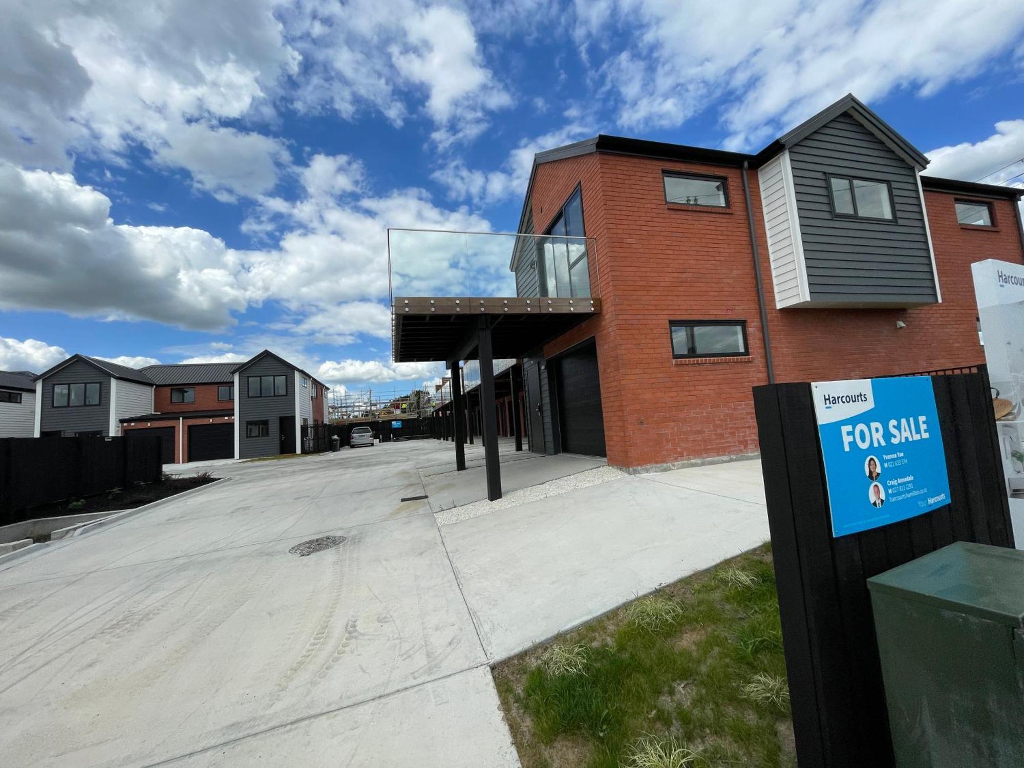 Apartment New 3 Bedroom Townhouse U4 Hamilton